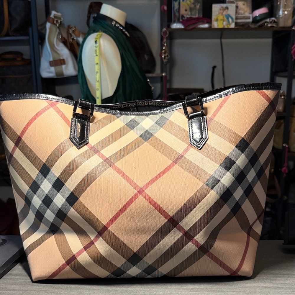 Burberry Beige and Black Checkered Tote - Picture 3 of 11